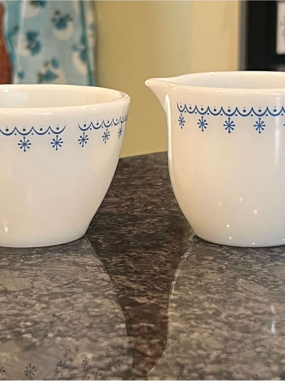 SNOWFLAKE 2PC Cream & Sugar Set Corning Corelle Pyrex USA White Bowl